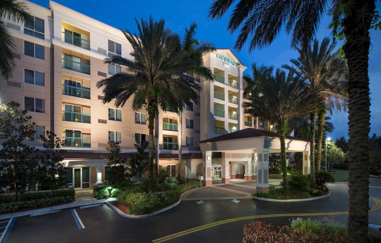 Courtyard By Marriott Fort Lauderdale Weston Exterior photo
