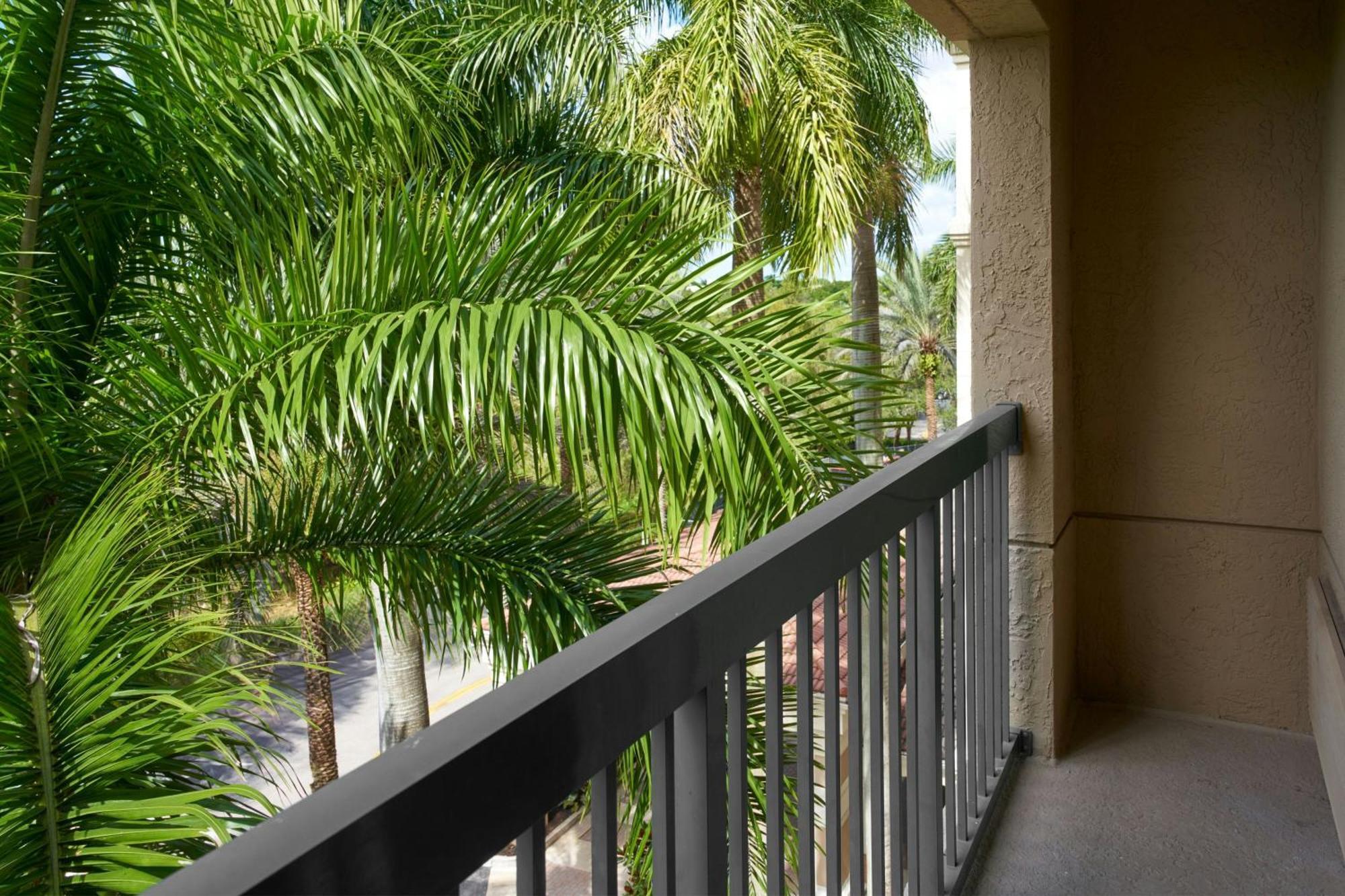 Courtyard By Marriott Fort Lauderdale Weston Exterior photo